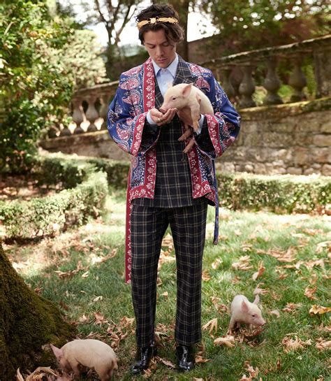 gucci mens tailoring harry styles|Harry Styles Gucci 2021.